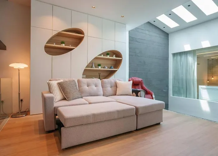 Georgetown Minimalist Elegance 4Br 8Pax